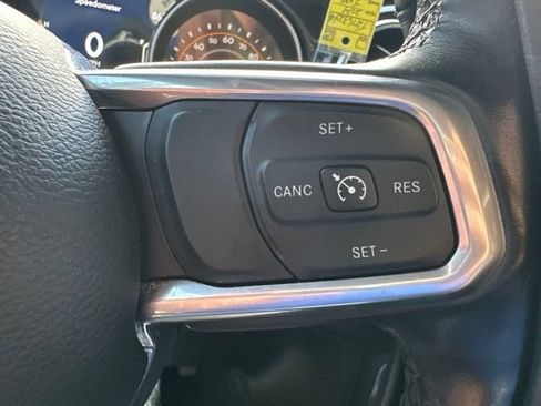 Used 2021 Jeep Wrangler Unlimited Sahara AWD/4WD image 19