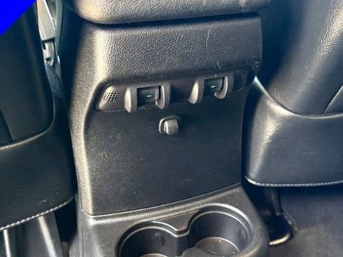 Used 2013 Jeep Wrangler Unlimited Sahara w/ Dual Top Group AWD/4WD image 29
