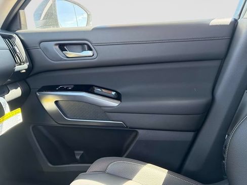 New 2026 Nissan Pathfinder SL AWD/4WD image 24