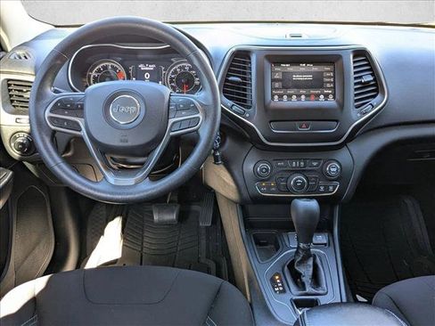 Used 2019 Jeep Cherokee Latitude w/ Popular Appearance Group image 17