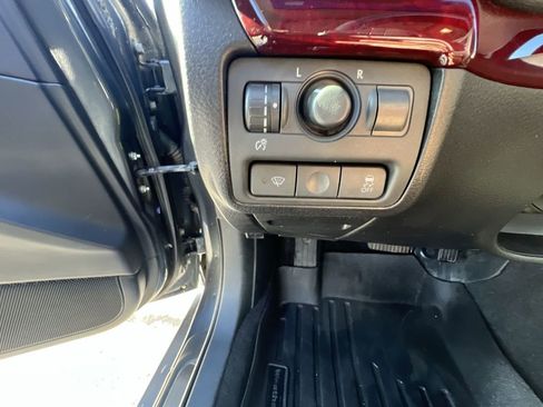 Used 2009 Subaru Outback 2.5XT Limited image 17