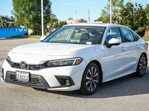 Used 2023 Honda Civic EX image 3