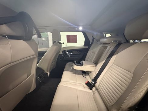 Used 2020 Land Rover Discovery Sport SE image 18