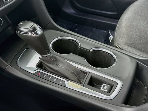 Used 2021 Chevrolet Equinox LT FWD image 17