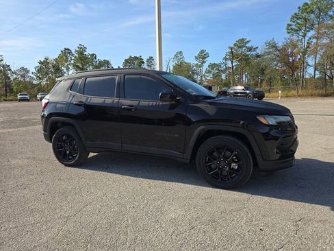 New 2026 Jeep Compass Latitude image 2