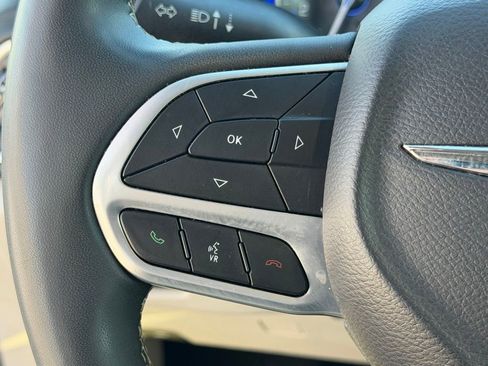 Used 2022 Chrysler Voyager LX image 25