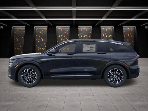 New 2026 Lincoln Nautilus Premier AWD/4WD image 3