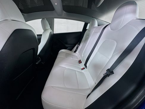 Used 2021 Tesla Model 3 Performance image 28