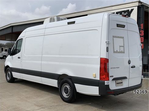 Used 2023 Mercedes-Benz Sprinter 2500 image 6