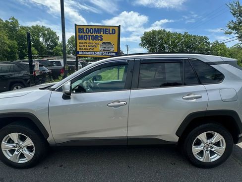 Used 2021 Toyota RAV4 LE AWD/4WD image 8