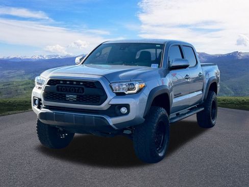 Certified 2020 Toyota Tacoma TRD Off-Road image 1