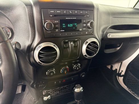 Used 2015 Jeep Wrangler Sahara w/ Connectivity Group image 15
