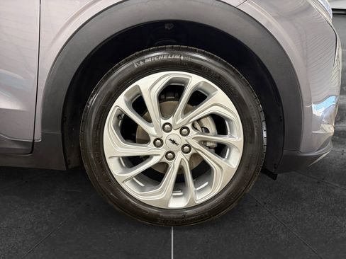 Used 2023 Chevrolet Bolt EUV LT w/ Driver Confidence Package FWD image 36