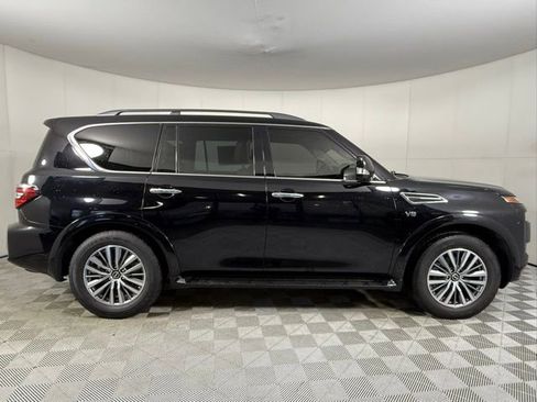 Used 2022 Nissan Armada SV w/ SV Appearance Package image 4