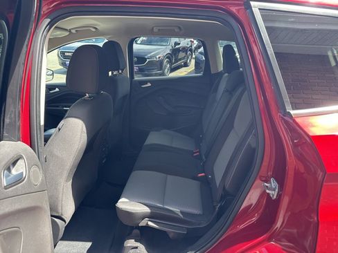 Used 2017 Ford Escape SE w/ Equipment Group 201A AWD/4WD image 19