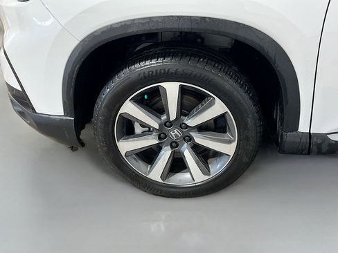 Used 2024 Honda Pilot Elite image 34
