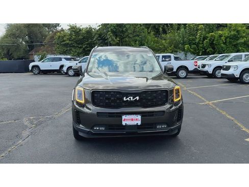 Used 2022 Kia Telluride SX w/ SX Prestige Package image 3