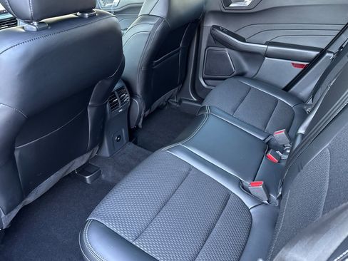 New 2025 Ford Escape SE image 11