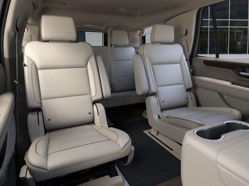 New 2026 GMC Yukon Denali w/ Denali Reserve Package image 17
