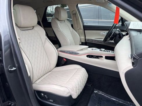 Used 2022 Genesis GV70 3.5T Sport w/ Sport Advanced Package image 9