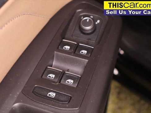 Used 2022 Volkswagen Atlas Cross Sport SE image 33