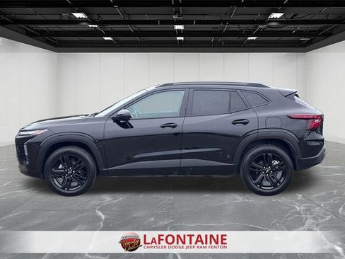 Used 2025 Chevrolet Trax ACTIV w/ Driver Confidence Package FWD image 2