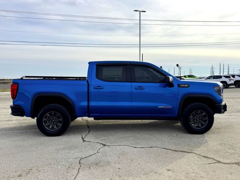Used 2024 GMC Sierra 1500 AT4X image 8