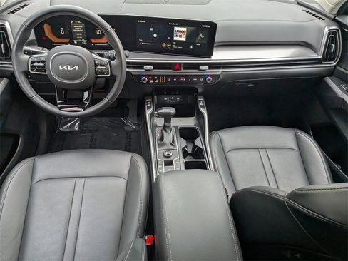 Used 2025 Kia Sorento S image 15