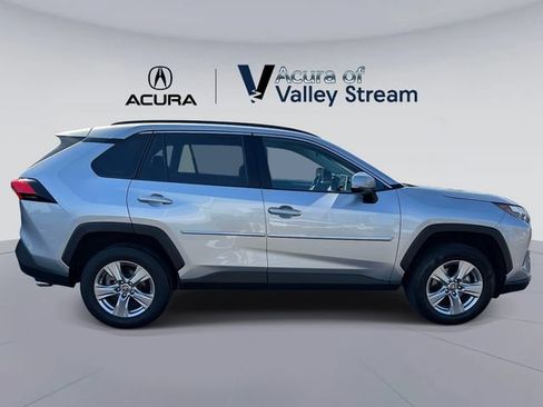 Used 2023 Toyota RAV4 XLE AWD/4WD image 4