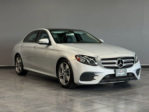 Used 2017 Mercedes-Benz E 300 4MATIC image 4