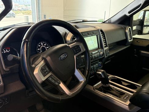 Used 2017 Ford F150 Platinum w/ Equipment Group 701A Luxury image 18