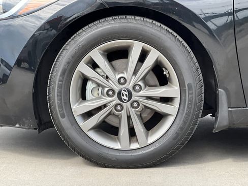 Used 2018 Hyundai Elantra SEL image 25