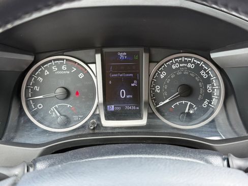 Used 2019 Toyota Tacoma SR5 RWD image 17