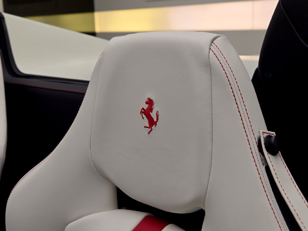 Used 2022 Ferrari F8 Tributo RWD image 31