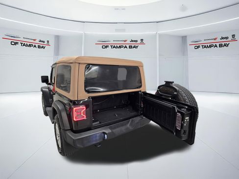 Used 2020 Jeep Wrangler Sport AWD/4WD image 34