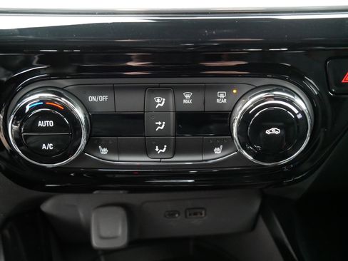 New 2026 Chevrolet Trax RS w/ Sunroof Package image 8