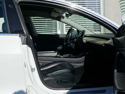 Used 2018 Tesla Model 3 Long Range RWD image 31
