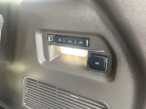 Used 2020 Ford Explorer Platinum w/ Premium Technology Package image 24