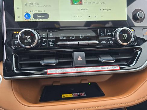 New 2026 Toyota Highlander Platinum image 27