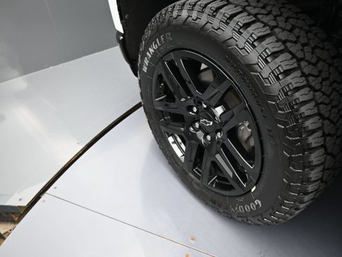 Used 2022 Chevrolet Silverado 1500 Custom Trail Boss w/ LPO, Dark Essentials Package AWD/4WD image 29