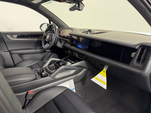 New 2026 Porsche Cayenne GTS image 16
