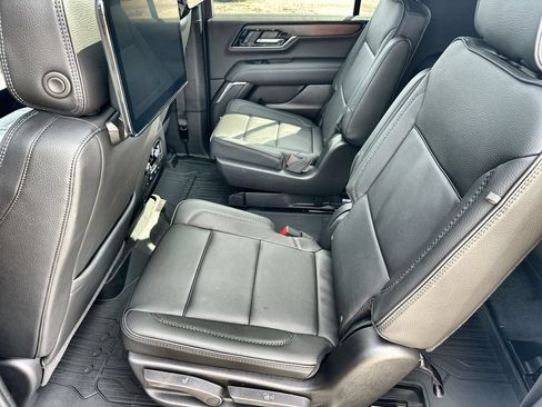 New 2026 GMC Yukon XL Denali w/ Denali Reserve Package AWD/4WD image 16