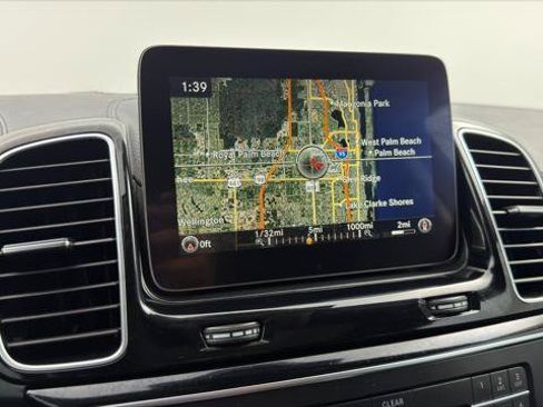 Used 2017 Mercedes-Benz GLS 550 4MATIC w/ Driver Assistance Package image 32