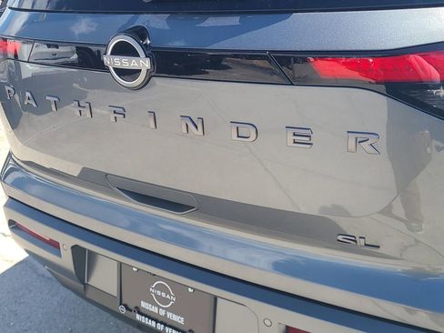 New 2026 Nissan Pathfinder SL image 5