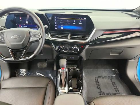 Used 2025 Chevrolet Trax RS w/ Sunroof Package FWD image 35
