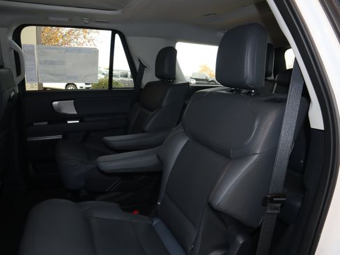New 2025 Ford Expedition Active AWD/4WD image 38