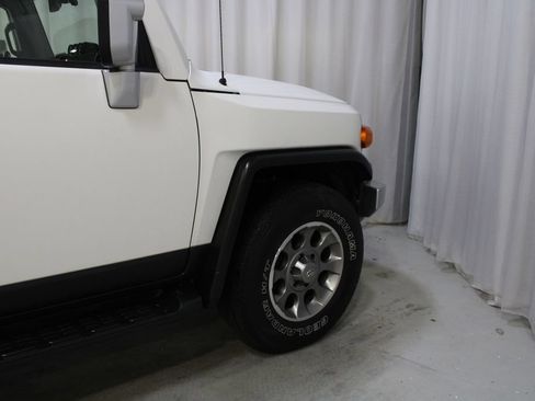 Used 2013 Toyota FJ Cruiser 4WD w/ Upgrade Pkg image 26