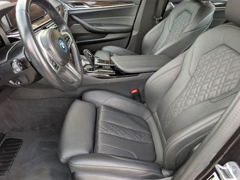 Certified 2023 BMW 530e xDrive w/ Premium Package image 5