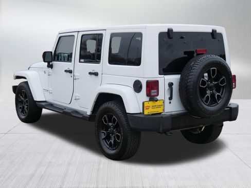 Used 2018 Jeep Wrangler Unlimited Sahara image 5