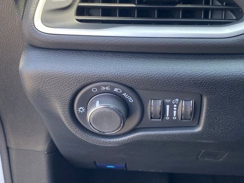 New 2026 Chrysler Voyager LX image 26